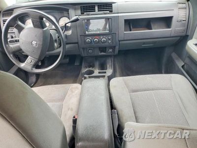 Zdjęcie 8 z 12 samochodu: 2011 DODGE DAKOTA SLT VIN:1D7RW3GP1BS679493 - miniatura