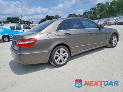 Trzecie zdjęcie samochodu z tyłu: 2010 MERCEDES-BENZ E 350 VIN:WDDHF5GB5AA087269 - miniatura