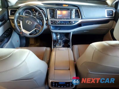 Zdjęcie 8 z 13 samochodu: 2016 TOYOTA HIGHLANDER LIMITED PLATINUM VIN:5TDDKRFH3GS286110 - miniatura