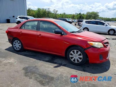 Czwarte zdjęcie samochodu z boku: 2011 TOYOTA COROLLA LE VIN:JTDBU4EE8B9156522 - miniatura