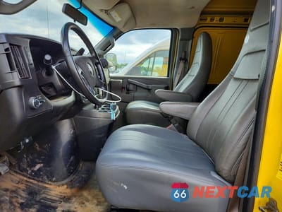 Zdjęcie 7 z 13 samochodu: 2021 GMC SAVANA 2500 CARGO VAN VIN:1GTW7AFP7M1176138 - miniatura