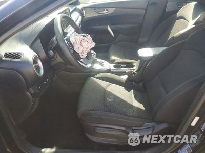 Zdjęcie 7 z 12 samochodu: 2019 KIA FORTE LXS VIN:3KPF24AD8KE089405 - miniatura