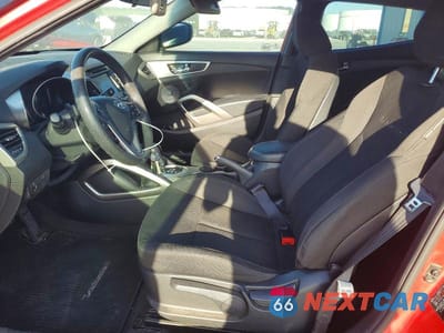 Zdjęcie 7 z 12 samochodu: 2015 HYUNDAI VELOSTER BASE VIN:KMHTC6AD1FU244990 - miniatura