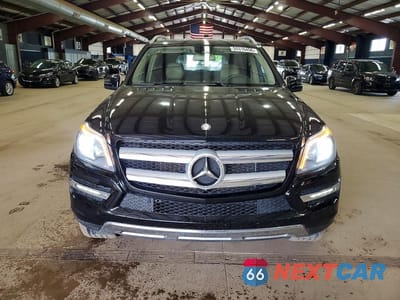 Piąte zdjęcie samochodu w środku: 2013 MERCEDES-BENZ GL 450 4MATIC VIN:4JGDF7CE3DA174415 - miniatura