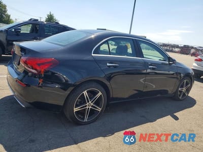 Trzecie zdjęcie samochodu z tyłu: 2019 MERCEDES-BENZ A 220 4MATIC VIN:WDD3G4FB4KW018130 - miniatura