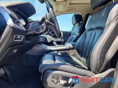 Zdjęcie 7 z 13 samochodu: 2020 BMW X7 XDRIVE40I VIN:5UXCW2C08L9B58977 - miniatura