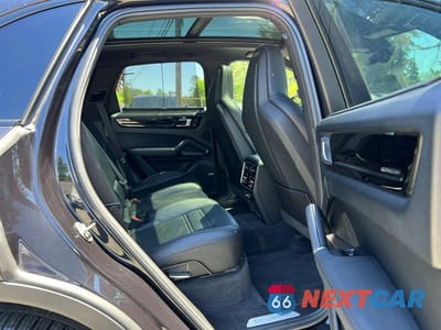 Zdjęcie 6 z 10 samochodu: 2019 PORSCHE CAYENNE SE HYBRID VIN:WP1AE2AY8KDA52072 - miniatura