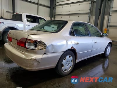 Trzecie zdjęcie samochodu z tyłu: 2000 HONDA ACCORD EX VIN:1HGCG165XYA018773 - miniatura
