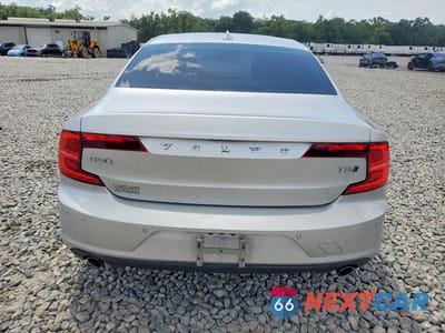 Zdjęcie 6 z 12 samochodu: 2018 VOLVO S90 T5 MOMENTUM VIN:LVY982MK6JP016406 - miniatura