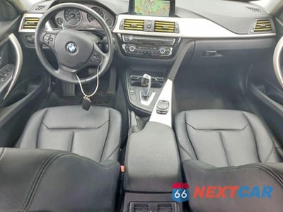 Zdjęcie 8 z 12 samochodu: 2016 BMW 320 I VIN:WBA8E1G53GNT36926 - miniatura