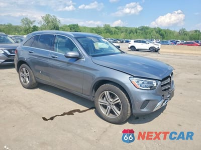 Czwarte zdjęcie samochodu z boku: 2022 MERCEDES-BENZ GLC 300 4MATIC VIN:W1N0G8EB0NV379072 - miniatura