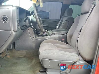 Zdjęcie 7 z 13 samochodu: 2004 GMC NEW SIERRA C1500 VIN:2GTEC19T541216159 - miniatura