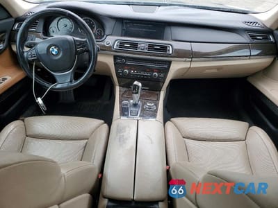 Zdjęcie 8 z 12 samochodu: 2012 BMW 740 I VIN:WBAKA4C59CC613609 - miniatura