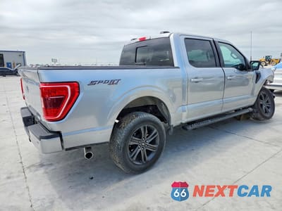 Trzecie zdjęcie samochodu z tyłu: 2022 FORD F150 SUPERCREW VIN:1FTFW1E57NKE81511 - miniatura