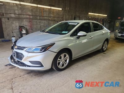 2018 CHEVROLET CRUZE LT 1G1BE5SMXJ7222845 - główne zdjęcie licytacji z USA - miniatura