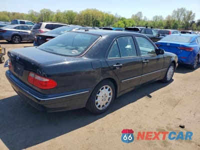 Trzecie zdjęcie samochodu z tyłu: 2000 MERCEDES-BENZ E 320 VIN:WDBJF65J0YB086416 - miniatura