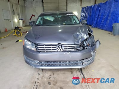 Piąte zdjęcie samochodu w środku: 2013 VOLKSWAGEN PASSAT SE VIN:1VWBP7A30DC114166 - miniatura