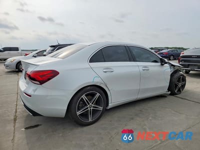 Trzecie zdjęcie samochodu z tyłu: 2020 MERCEDES-BENZ A 220 VIN:W1K3G4EB1LJ230984 - miniatura