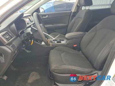 Zdjęcie 7 z 12 samochodu: 2017 KIA OPTIMA LX VIN:5XXGT4L31HG121956 - miniatura