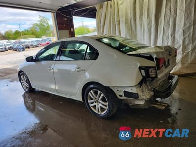 Drugie zdjęcie samochodu z przodu: 2018 VOLKSWAGEN JETTA S VIN:3VW167AJ0JM210872 - miniatura