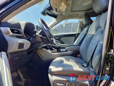 Zdjęcie 7 z 13 samochodu: 2023 TOYOTA HIGHLANDER XLE VIN:5TDKDRBH6PS527228 - miniatura