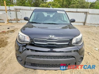 Piąte zdjęcie samochodu w środku: 2018 KIA SOUL BASE VIN:KNDJN2A2XJ7554043 - miniatura