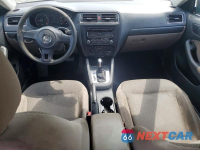 Zdjęcie 8 z 12 samochodu: 2014 VOLKSWAGEN JETTA BASE VIN:3VW2K7AJ8EM226002 - miniatura