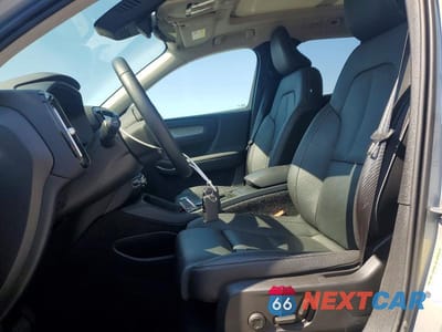 Zdjęcie 7 z 14 samochodu: 2025 VOLVO XC40 PLUS VIN:YV4L12UE7S2599978 - miniatura
