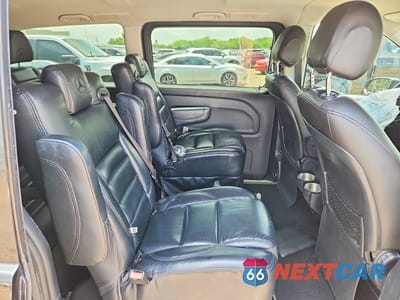 Zdjęcie 11 z 13 samochodu: 2018 MERCEDES-BENZ METRIS VIN:WD4PG2EE8J3499744 - miniatura