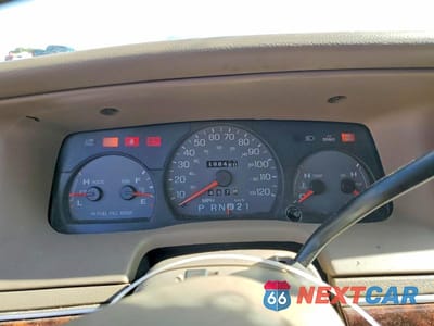 Zdjęcie 9 z 12 samochodu: 2004 MERCURY GRAND MARQUIS GS VIN:2MEFM74W54X692994 - miniatura