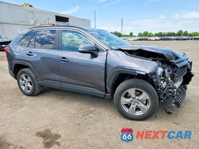Czwarte zdjęcie samochodu z boku: 2025 TOYOTA RAV4 XLE VIN:2T3P1RFV8SC513841 - miniatura