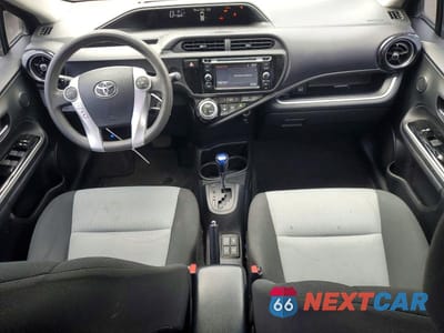 Zdjęcie 8 z 12 samochodu: 2015 TOYOTA PRIUS C TWO VIN:JTDKDTB3XF1575960 - miniatura