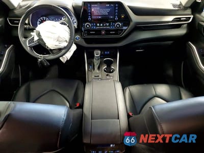 Zdjęcie 8 z 14 samochodu: 2022 TOYOTA HIGHLANDER XLE VIN:5TDHZRBHXNS177563 - miniatura