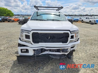 Piąte zdjęcie samochodu w środku: 2018 FORD F150 SUPER CAB VIN:1FTEX1CPXJKC26648 - miniatura