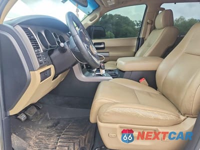 Zdjęcie 7 z 13 samochodu: 2015 TOYOTA SEQUOIA LIMITED VIN:5TDKY5G15FS058320 - miniatura