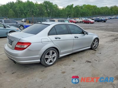 Trzecie zdjęcie samochodu z tyłu: 2010 MERCEDES-BENZ C 300 4MATIC VIN:WDDGF8BB5AR092543 - miniatura
