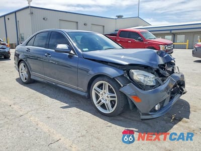 Czwarte zdjęcie samochodu z boku: 2008 MERCEDES-BENZ C 350 VIN:WDDGF56X58F054200 - miniatura
