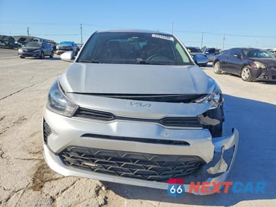 Piąte zdjęcie samochodu w środku: 2022 KIA RIO S VIN:3KPA24AD7NE477014 - miniatura