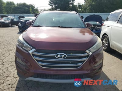 Piąte zdjęcie samochodu w środku: 2017 HYUNDAI TUCSON LIMITED VIN:KM8J3CA26HU540904 - miniatura