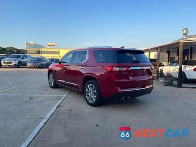 Trzecie zdjęcie samochodu z tyłu: 2018 CHEVROLET TRAVERSE PREMIER VIN:1GNERKKW8JJ149509 - miniatura