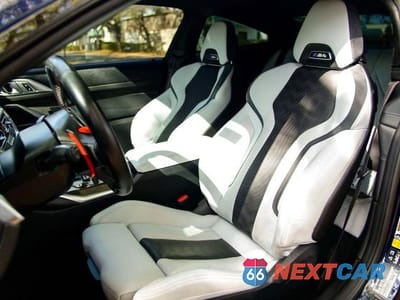 Piąte zdjęcie samochodu w środku: 2023 BMW M4 COMPETITION VIN:WBS43AZ05PCM35860 - miniatura