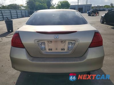 Zdjęcie 6 z 12 samochodu: 2006 HONDA ACCORD VALUE VIN:1HGCM56136A110107 - miniatura