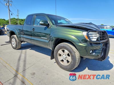 Czwarte zdjęcie samochodu z boku: 2012 TOYOTA TACOMA PRERUNNER ACCESS CAB VIN:5TFTU4GN9CX026182 - miniatura