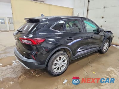 Trzecie zdjęcie samochodu z tyłu: 2025 FORD ESCAPE ACTIVE VIN:1FMCU9GN3SUB51008 - miniatura