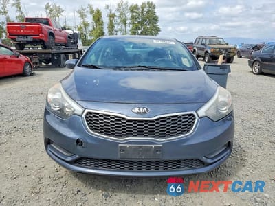 Piąte zdjęcie samochodu w środku: 2015 KIA FORTE LX VIN:KNAFX4A68F5256301 - miniatura
