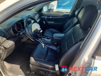 Zdjęcie 7 z 13 samochodu: 2013 KIA SORENTO VIN:5XYKWDA29DG385041 - miniatura