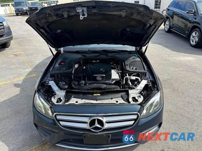 Zdjęcie 8 z 10 samochodu: 2017 MERCEDES-BENZ E 300 4MATIC VIN:WDDZF4KB7HA028160 - miniatura