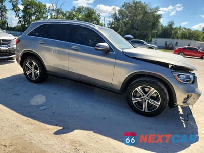 Czwarte zdjęcie samochodu z boku: 2021 MERCEDES-BENZ GLC 300 VIN:W1N0G8DB7MV284394 - miniatura