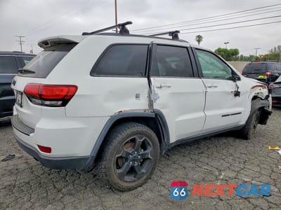 Trzecie zdjęcie samochodu z tyłu: 2019 JEEP GRAND CHEROKEE LAREDO VIN:1C4RJFAG8KC620387 - miniatura