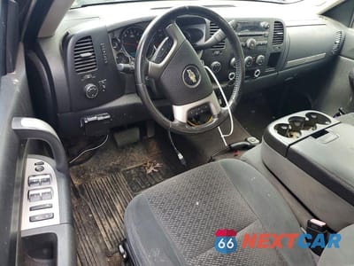 Zdjęcie 8 z 12 samochodu: 2007 CHEVROLET SILVERADO K2500 HEAVY DUTY VIN:1GCHK23K57F551375 - miniatura